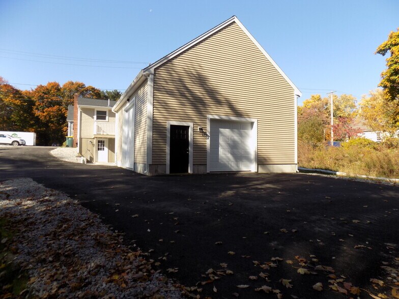 1065 Bedford St, Abington, MA for lease - Building Photo - Image 2 of 3