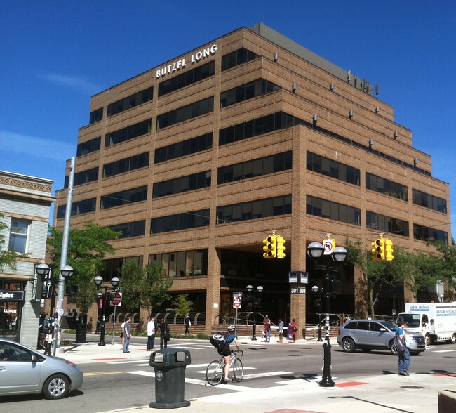 301 E Liberty St, Ann Arbor, MI for lease - Building Photo - Image 1 of 19