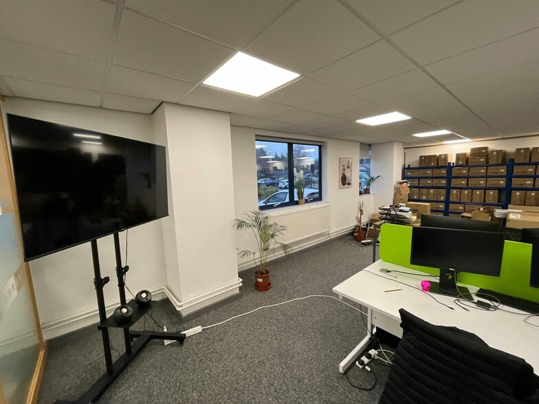Pacific Rd, Altrincham for lease - Building Photo - Image 3 of 6