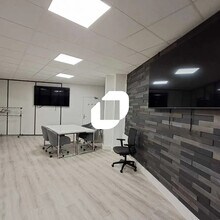 Flex in Montigny-le-Bretonneux for lease Building Photo- Image 1 of 4