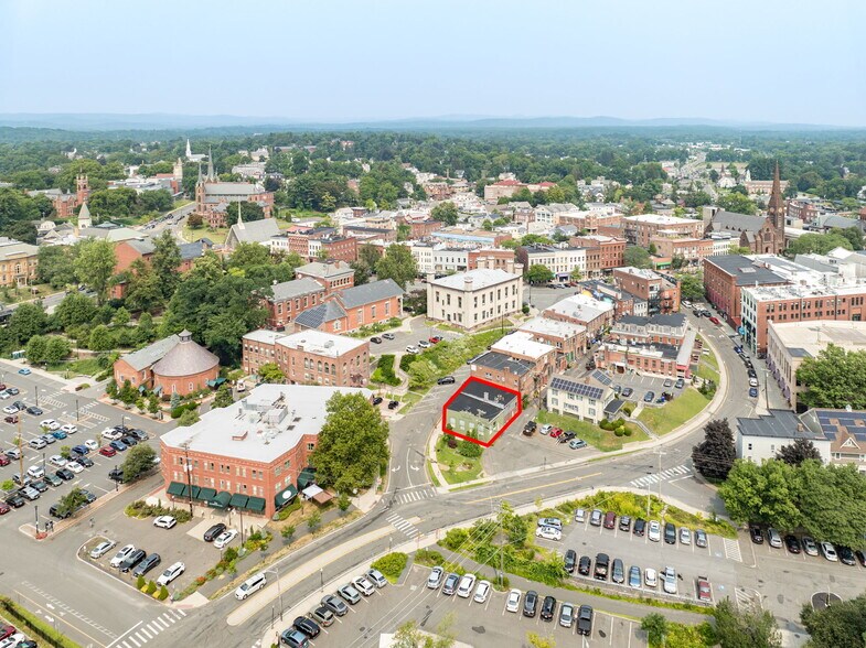 30 Crafts Ave, Northampton, MA à louer - Aérien - Image 3 de 11