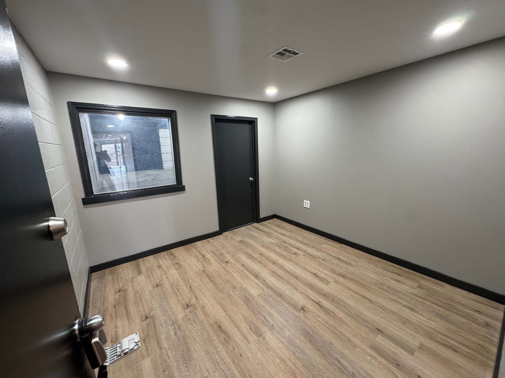 4466 S 74th Ave, Tulsa, OK for lease Interior Photo- Image 1 of 6