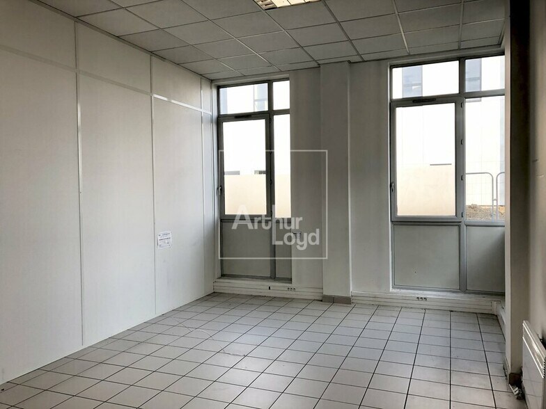 Bureau dans Lieusaint à vendre - Photo intérieure - Image 2 de 6