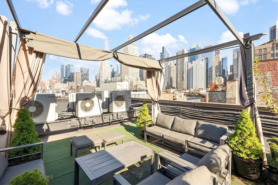 414 W 45th St, New York, NY à vendre - Photo du bâtiment - Image 2 de 10