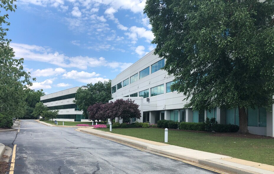100 Commerce Dr, Newark, DE à louer - Photo du bâtiment - Image 2 de 19