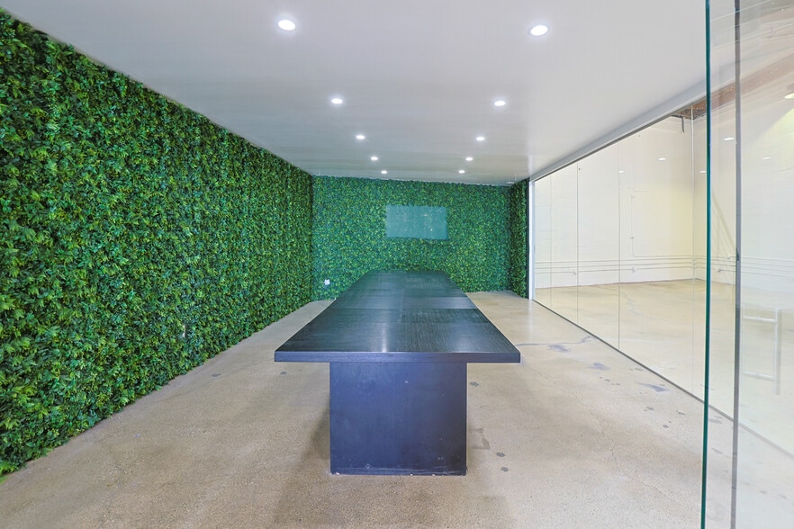 5856 Adams Blvd, Culver City, CA for lease - Building Photo - Image 3 of 9