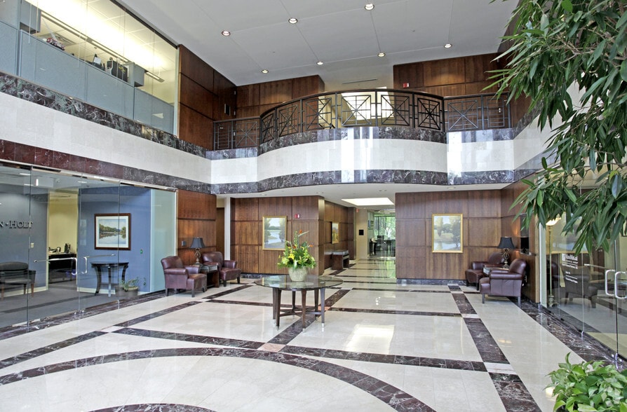 4880 Sadler Rd, Glen Allen, VA à louer - Hall d’entrée - Image 3 de 9