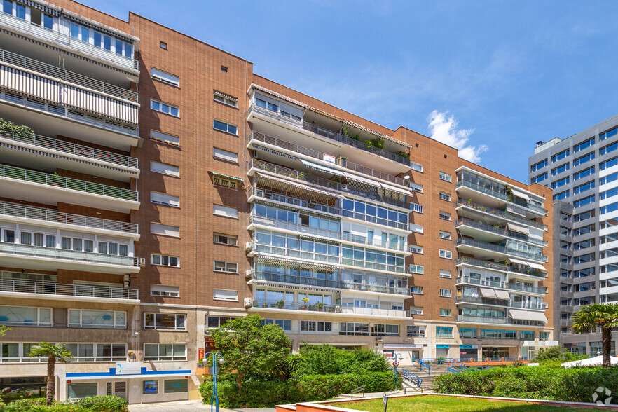 Paseo Castellana, 129, Madrid, Madrid à louer - Photo principale - Image 1 de 2