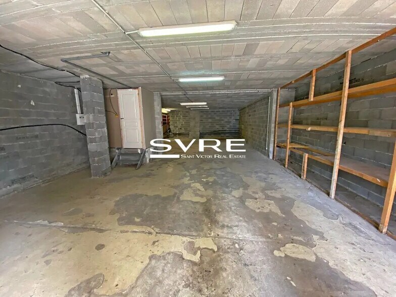 Commerce de détail dans Venelles à louer - Photo du bâtiment - Image 3 de 9