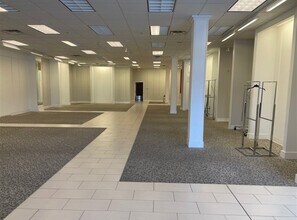 2000 N Neil St, Champaign, IL à louer Photo intérieure- Image 2 de 2