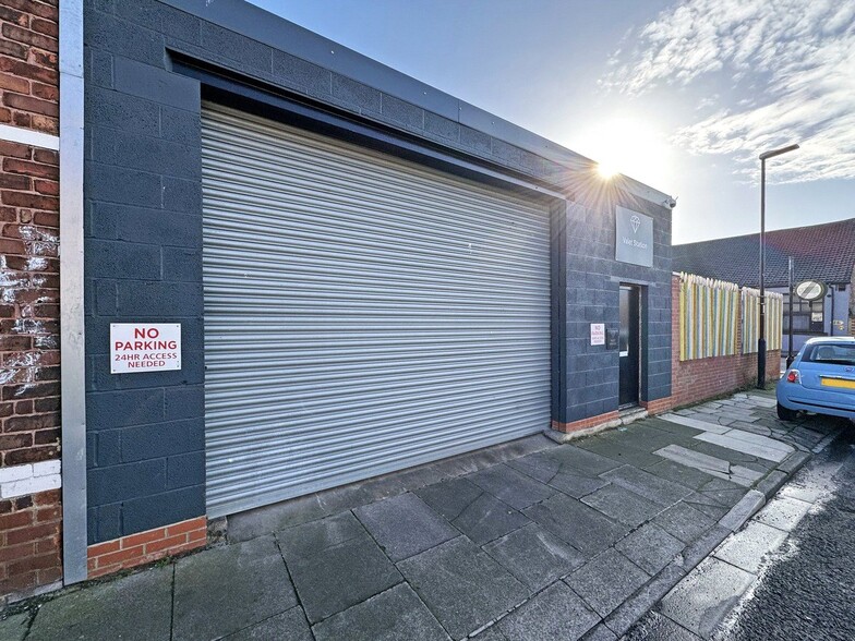 33 Devon St, Hartlepool for sale - Building Photo - Image 2 of 5