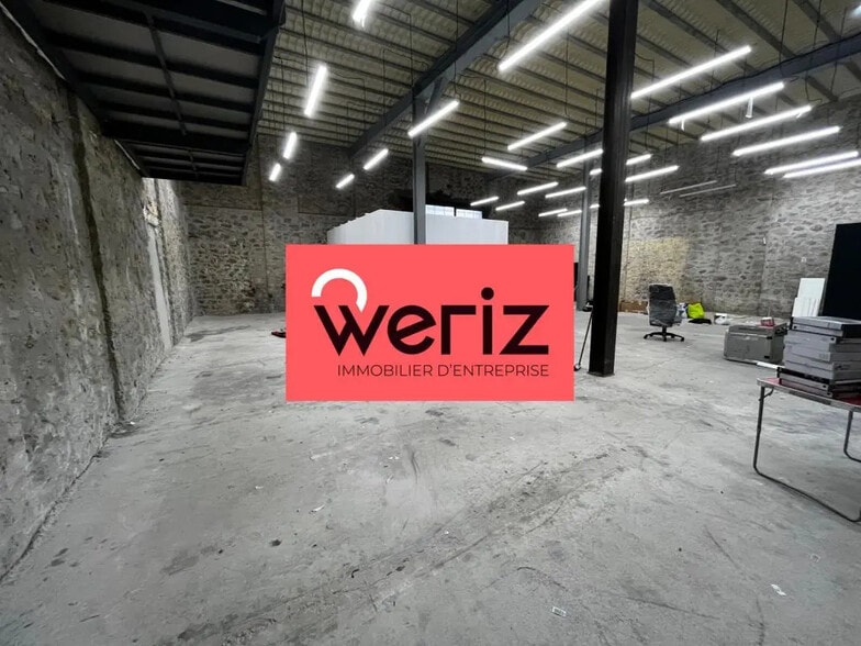 Flex in Marseille for lease - Interior Photo - Image 1 of 6