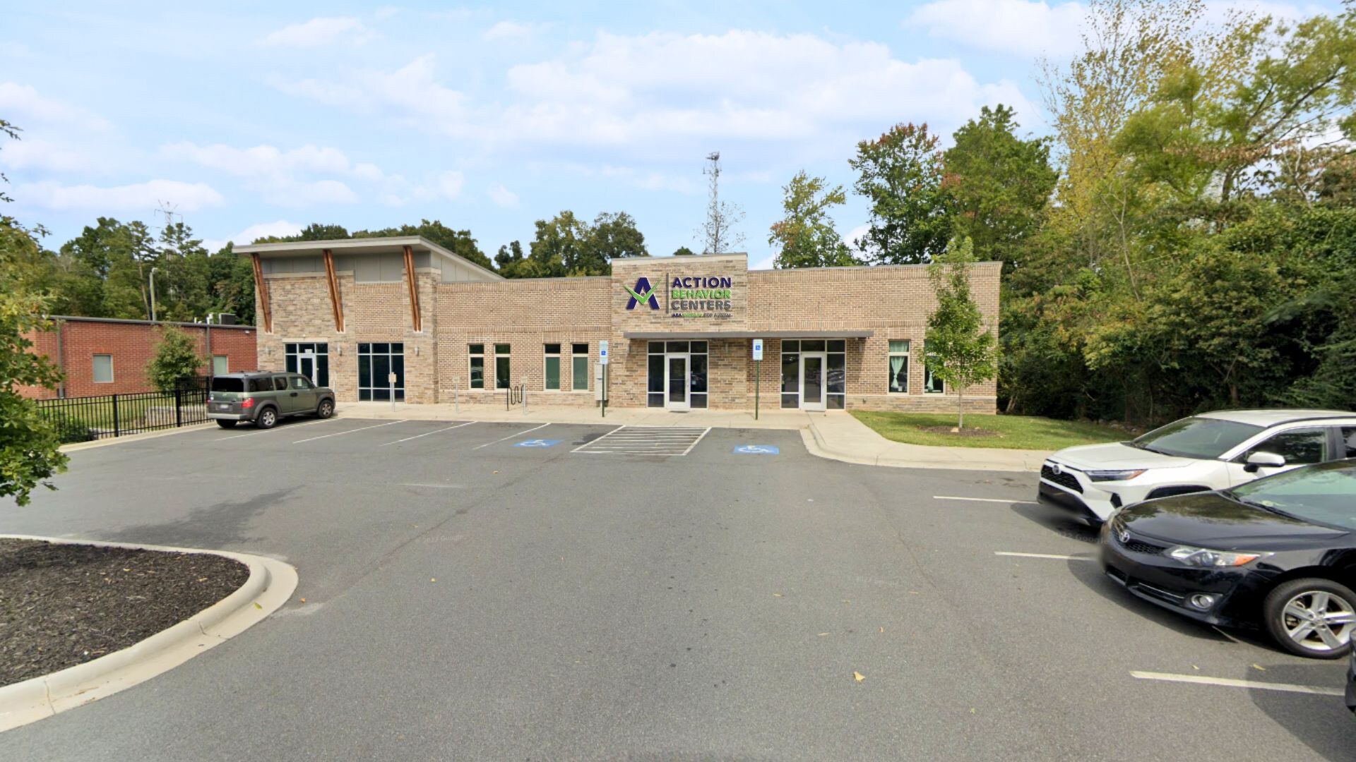 3000 Latrobe Dr, Charlotte, NC for sale Primary Photo- Image 1 of 4