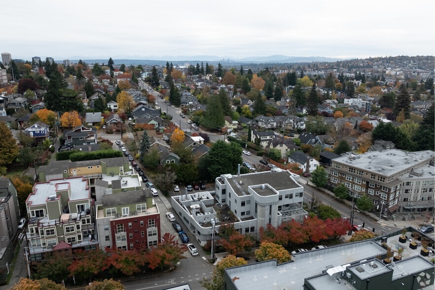 4010 Stone Way N, Seattle, WA à louer - Photo du bâtiment - Image 3 de 3