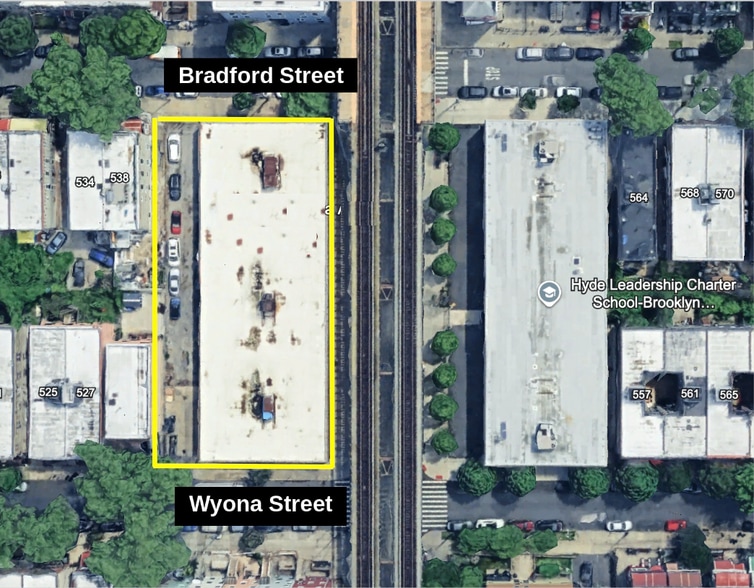 697 Wyona St, Brooklyn, NY for sale - Primary Photo - Image 1 of 12