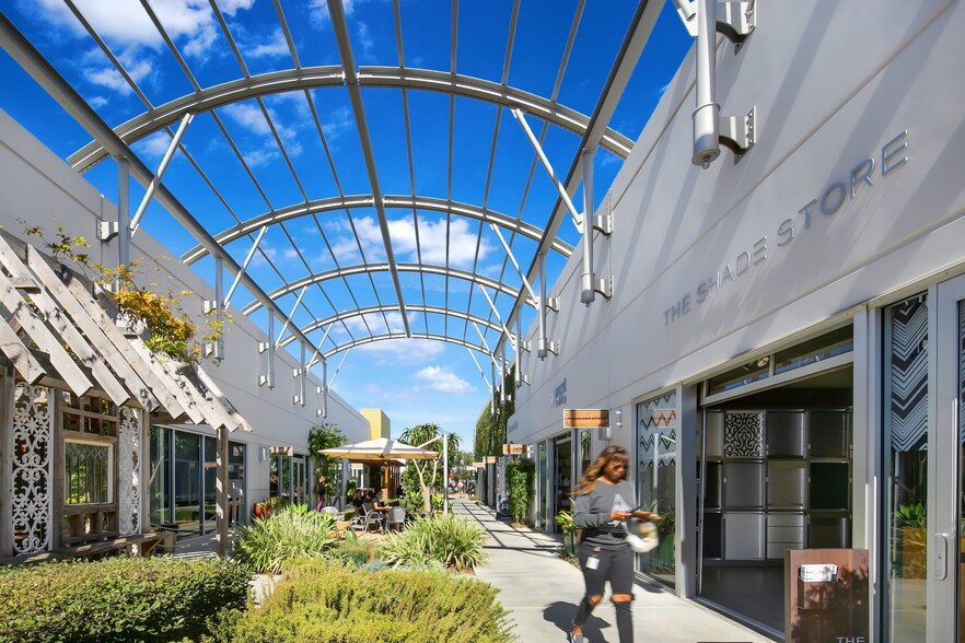 3303-3323 Hyland Ave, Costa Mesa, CA for lease - Building Photo - Image 3 of 8