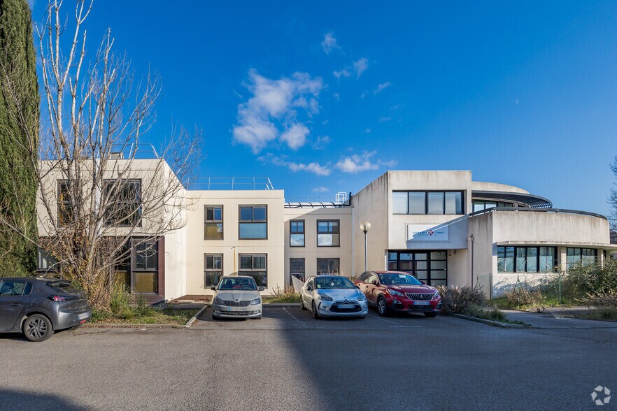 980 Rue Andre Ampere, Aix-en-Provence à louer - Photo du bâtiment - Image 2 de 3