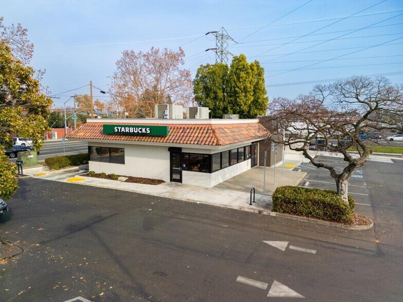 8030 Gerber Rd, Sacramento, CA à vendre - Photo du bâtiment - Image 2 de 10