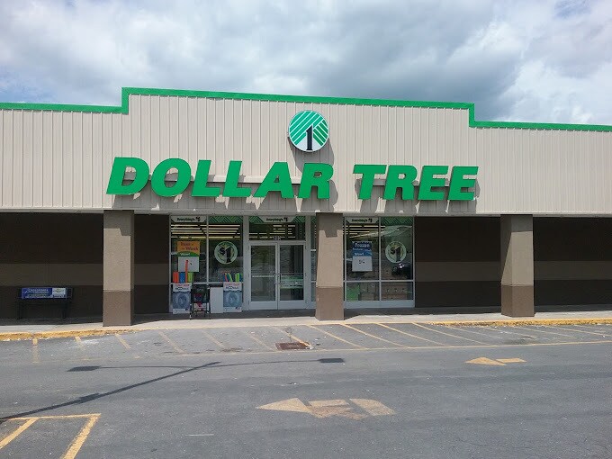 803 Main St E, Oak Hill, WV à louer - Photo du bâtiment - Image 3 de 5