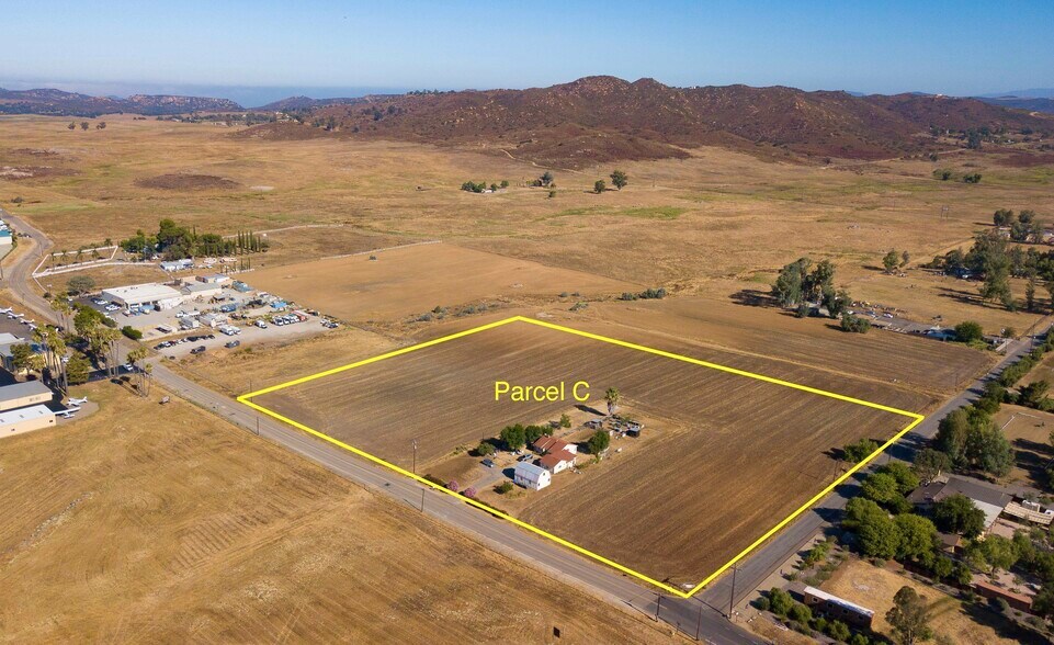 2419 Montecito Rd, Ramona, CA à vendre - Photo du bâtiment - Image 3 de 4