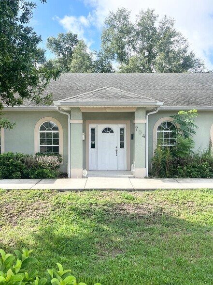 700-706 State Road 60 E, Lake Wales, FL à louer - Photo du bâtiment - Image 2 de 13