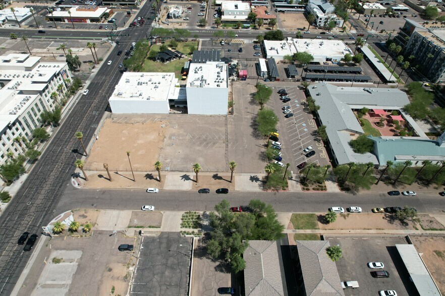 207 E McDowell Rd, Phoenix, AZ à vendre - Photo du bâtiment - Image 3 de 4