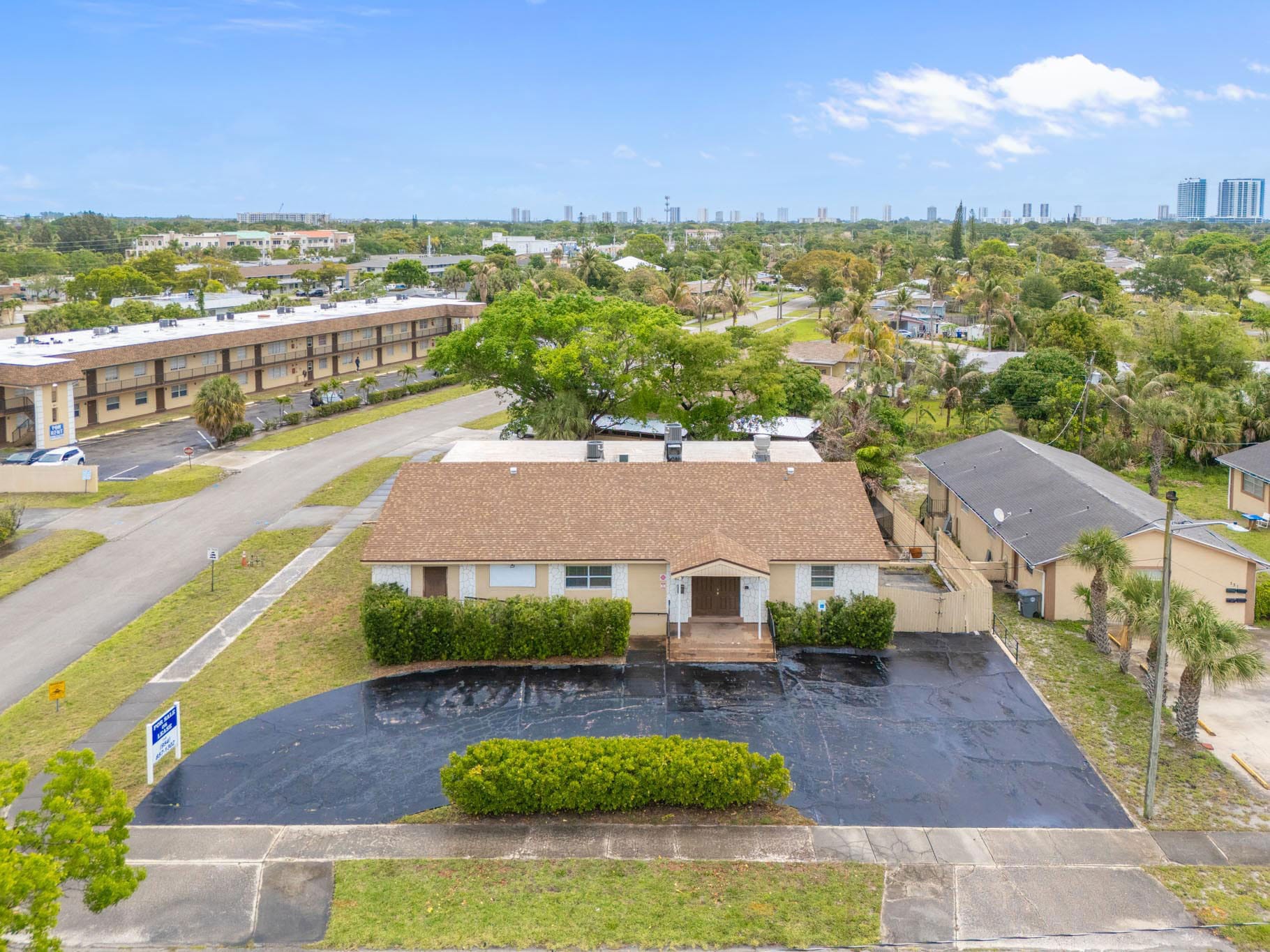 359 10th St, West Palm Beach, FL for sale Primary Photo- Image 1 of 70