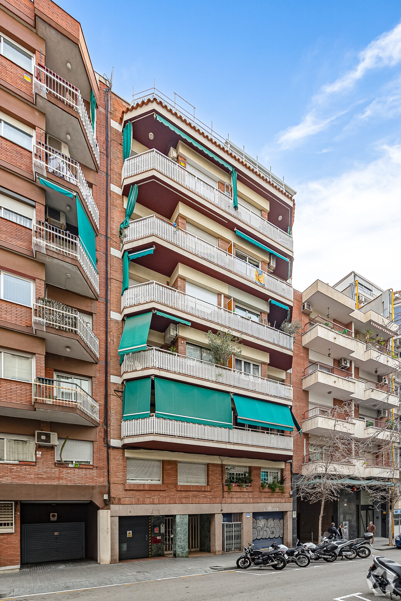 Multifamily in Barcelona, Barcelona for sale Primary Photo- Image 1 of 2