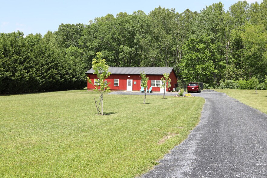 232 Mine Branch Rd, Crimora, VA à vendre - Photo du bâtiment - Image 3 de 55
