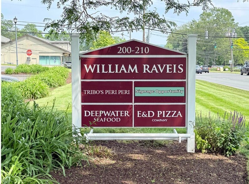 210 W Main St, Avon, CT à louer - Photo du bâtiment - Image 2 de 3