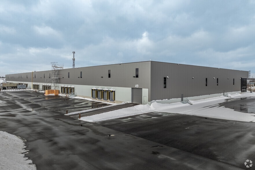 4120 Russell Rd, Ottawa, ON à louer - Photo du bâtiment - Image 3 de 13