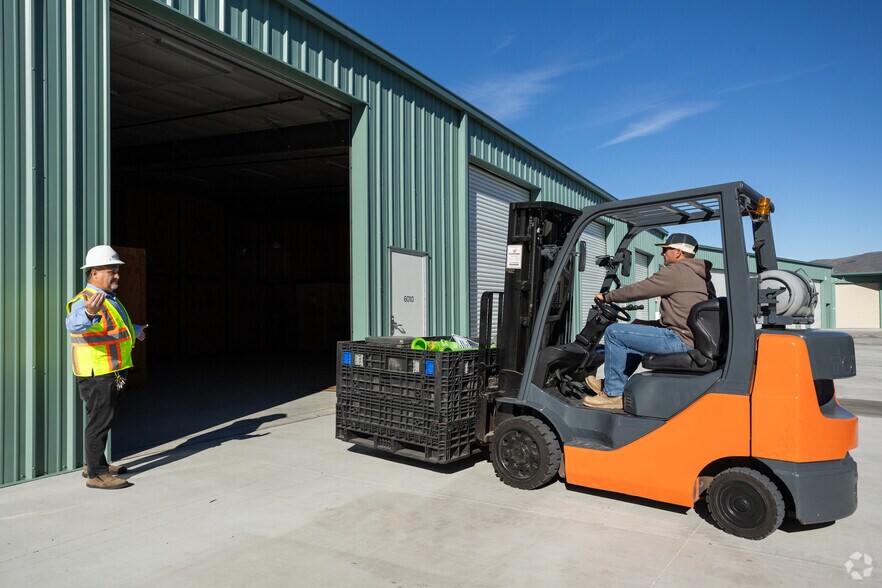 901 Buckley Rd, San Luis Obispo, CA à louer - Photo du bâtiment - Image 3 de 26