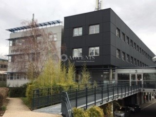 Bureau dans Poissy à louer - Photo du bâtiment - Image 1 de 5