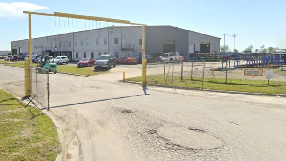 100 E Industrial Blvd, Beeville, TX à vendre - Photo du bâtiment - Image 2 de 11