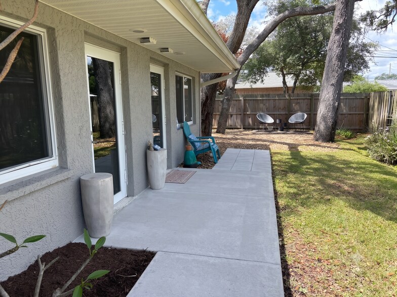 1542 Guava Ave, Melbourne, FL à louer - Photo du bâtiment - Image 3 de 10
