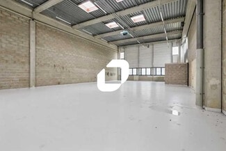 Plus de détails pour 31 Avenue Des Pépiniéres, Fresnes - Bureau, Local d'activités à louer