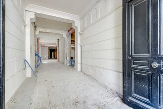 58 Rue Guy Môquet, Paris for lease Interior Photo- Image 1 of 7
