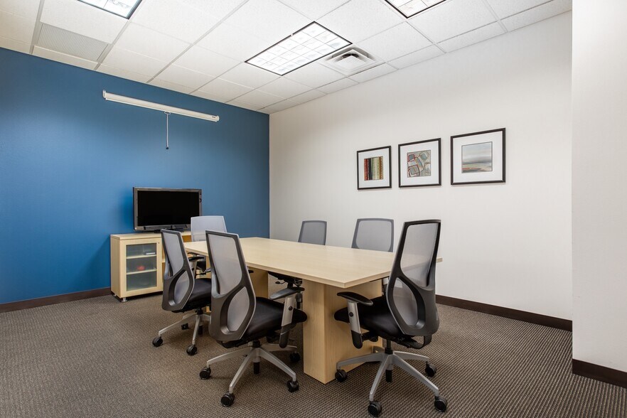 2300 W Sahara Ave, Las Vegas, NV à louer - Photo intérieure - Image 2 de 6