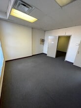2425 N Meridian St, Indianapolis, IN for lease Interior Photo- Image 2 of 5