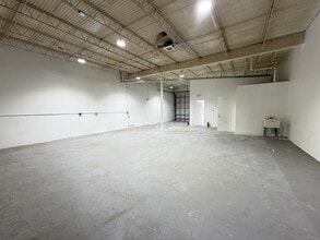 4530-4534 NE 11th Ave, Oakland Park, FL for lease Interior Photo- Image 2 of 5