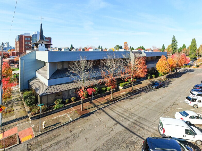 1300 Esther St, Vancouver, WA à louer - Photo du bâtiment - Image 2 de 12