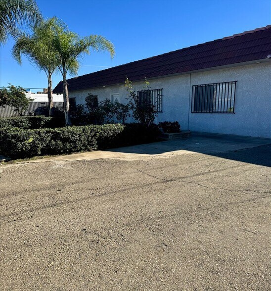 1394 E 9th St, Pomona, CA à louer - Photo du bâtiment - Image 3 de 4