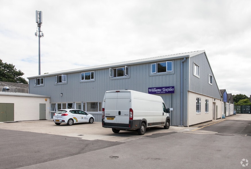 London Rd, Tetbury for lease - Building Photo - Image 3 of 7