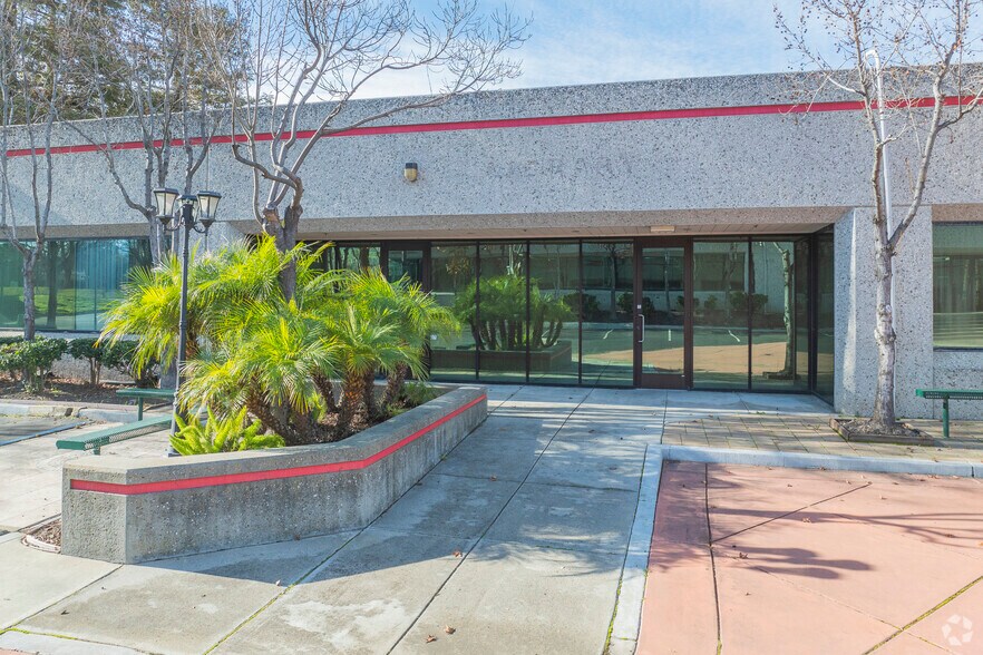 117 Fourier Ave, Fremont, CA for sale - Building Photo - Image 3 of 9