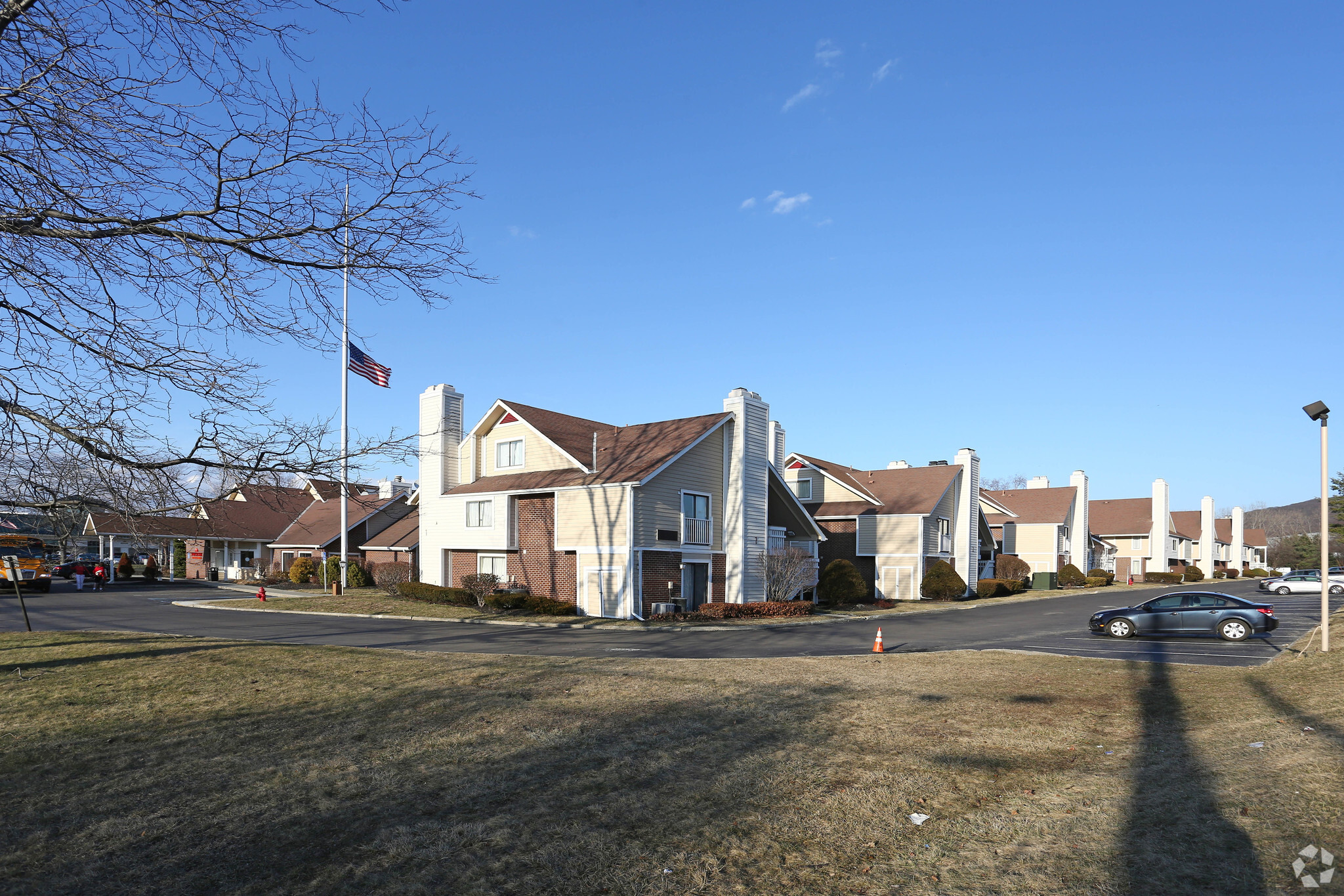 14 Schuyler Blvd, Fishkill, NY à vendre Photo principale- Image 1 de 1