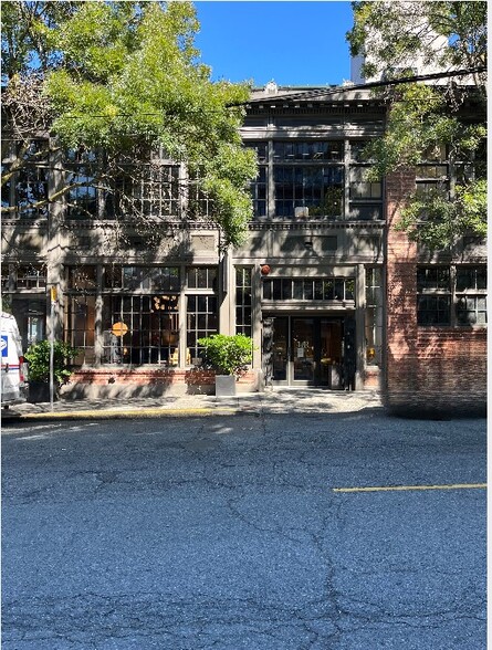 401 E Pine St, Seattle, WA for lease - Building Photo - Image 2 of 6