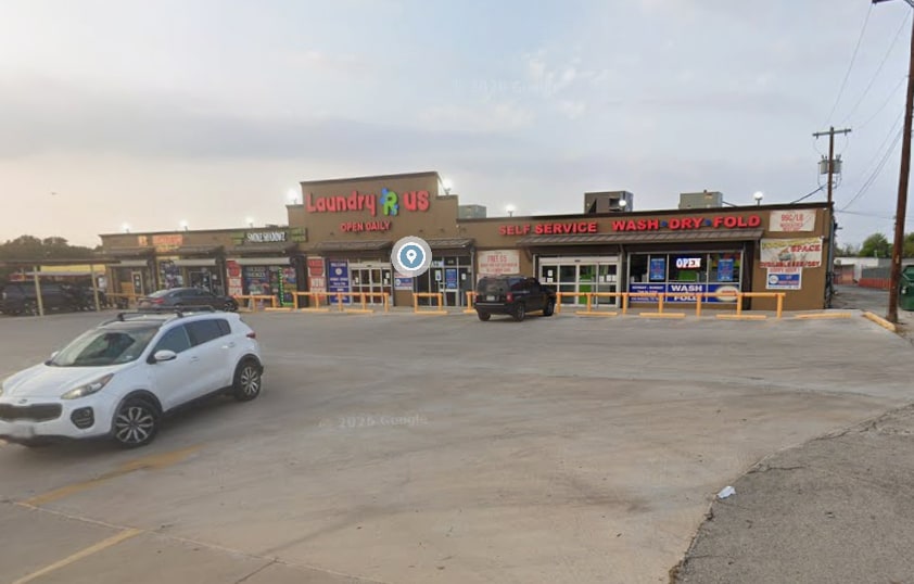 3935-3945 Eisenhauer Rd, San Antonio, TX for sale - Building Photo - Image 1 of 14