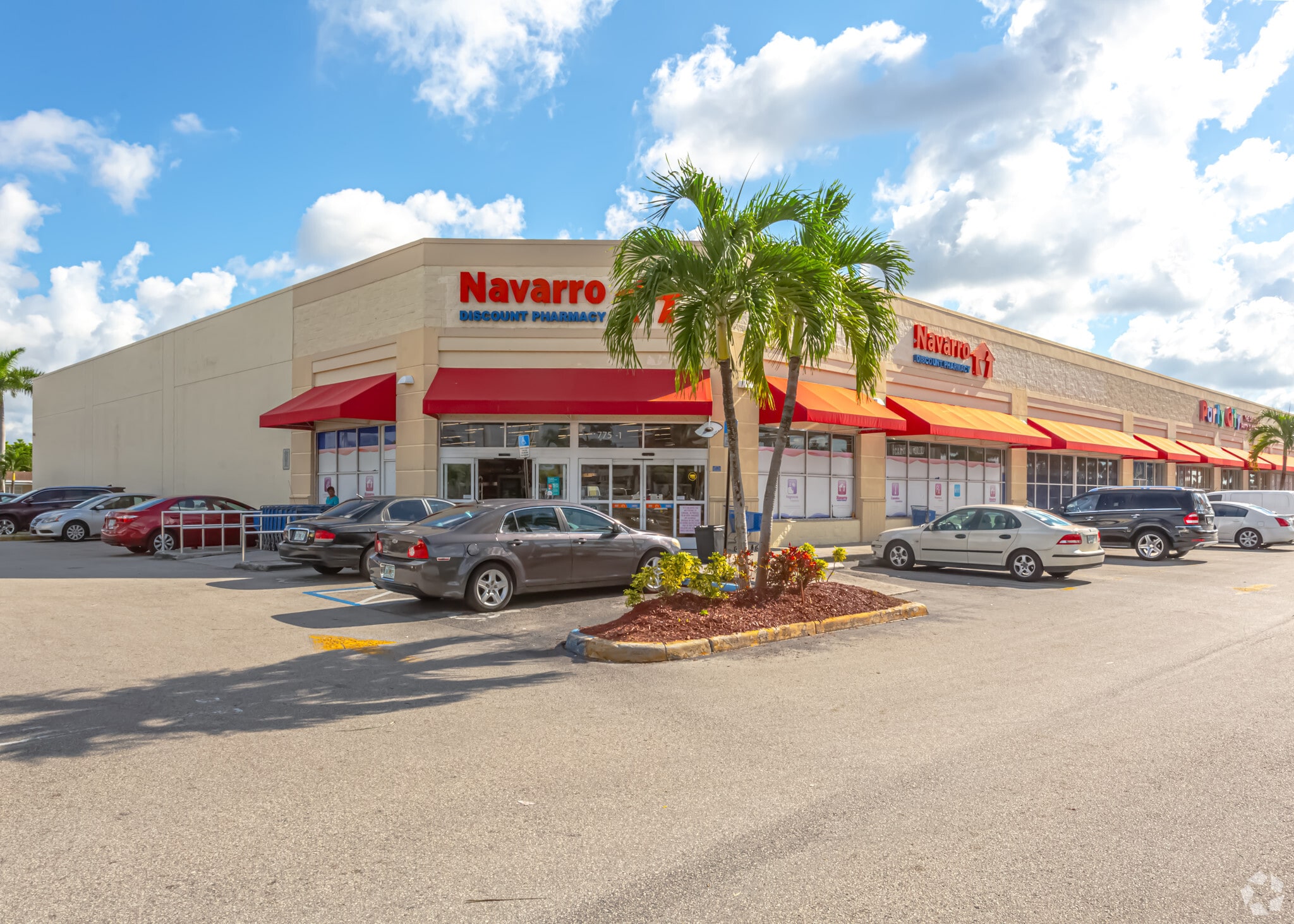 663-775 W 49th St, Hialeah, FL for lease Primary Photo- Image 1 of 4