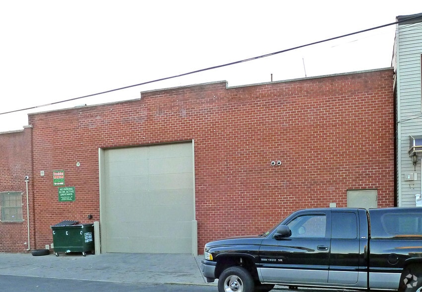 10108 97th Ave, Ozone Park, NY for lease - Building Photo - Image 2 of 2
