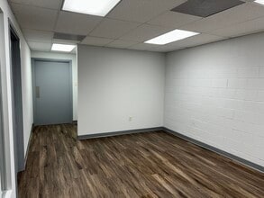 624 Matthews Mint Hill Rd, Matthews, NC for lease Interior Photo- Image 2 of 13